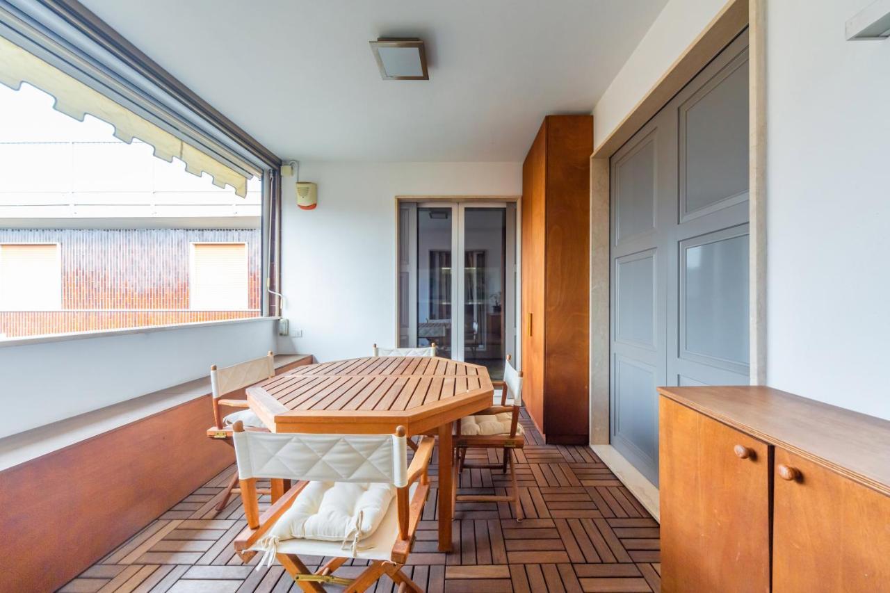 Cozy Apt - Corso Vercelli & Conciliazione M1 Milão Exterior foto